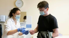 V Maďarsku stúpa počet obetí covidu bez chronického ochorenia i v mladšom veku
