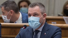 Nezaočkovaný Pellegrini kritizuje, že sa málo očkuje. Odborníci majú pre neho štipľavý odkaz