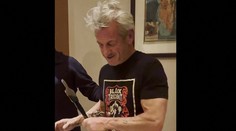 Odovzdávanie sošiek odignoroval. Herec si na Ukrajine prevzal Oscara vyrobeného z plechu zničeného vagóna