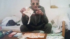 Lupiči z Voderád urobili školácku chybu. S peniazmi, ktoré ukradli, sa všetci vyfotili