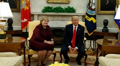 Trump vyvolal údiv, keď vyzdvihol predaj stíhačiek, ktoré existujú iba vo videohre