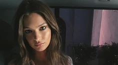 Krásna Emily Ratajkowski: Elegantná a sexy zároveň