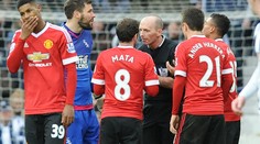 Mata dostal prvú červenú kartu po 500 zápasoch a kajal sa