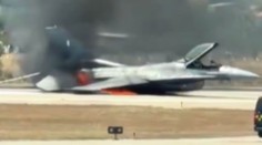VIDEO: Stíhačka F-16 núdzovo pristála v plameňoch. Jediné letisko na Zakynthose je ochromené