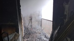 Požiar bytu v Senici. Hasiči evakuovali obyvateľov celej bytovky