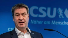 Söder prvýkrát verejne priznal ambíciu nahradiť Merkelovú