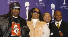 Zatkli legendárneho rapera. Zavraždil bezdomovca