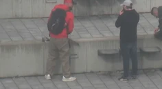 Močia na námestí, obťažujú ľudí a mlátia sa. Prievidza si nevie dať rady s opitými asociálmi