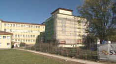 Musia rušiť lôžka a odkladať operácie. V bardejovskej nemocnici pre rekonštrukciu chystajú veľké sťahovanie