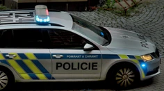 Tragédia v Česku: Po páde z okna gymnázia na Vysočine zomrel 13-ročný chlapec