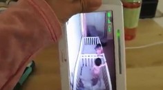 Pozor, mama ide! Roztomilé video vás pobaví