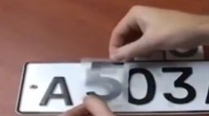 Prekabátite policajtov prelepením značky? Spýtali sme sa ich aj odborníka