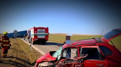 Nehoda auta a nákladiaku na východe Slovenska. Zasahujú všetky záchranné zložky