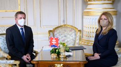 Prezidentka Čaputová už má zmluvu o dodávke Sputniku V, priniesol jej ju Lengvarský