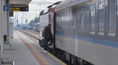 Prevádzku na trati paralyzovala toxická látka. Vlakové spojenie z Púchova do Prahy sa obnovuje