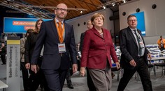 Merkelová uvažuje o "drastickom znížení" počtu utečencov, ktorí prichádzajú do Nemecka