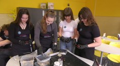 Študenti z Levíc rozbehli biznis ešte počas školy. Vyrábajú zdravú pochúťku