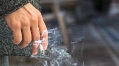 Nielen na krabičke, varovný nápis bude na každej cigarete. Prvá krajina sprísňuje opatrenia