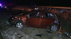 Zvláštna nehoda pri Rožňave. Zdemolované auto v poli a vodiča nikde