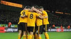 Víťazný obrat Wolverhamptonu proti Man United, Fulham po prehre s Watfordom zostúpi