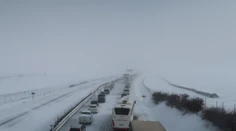 Sneženie komplikuje dopravu na východnom Slovensku. Z viacerých miest hlásia nehody aj neprejazdné cesty