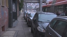 Nový zákon mal urobiť poriadok s parkovaním na chodníkoch. Koalícia teraz hľadá náhradné riešenie