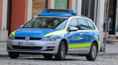 Nehoda pri základnej škole. Auto narazilo do skupiny detí, zasahovali vrtuľníky