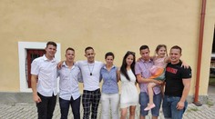 Rozdelili ich v detskom domove. Sedem súrodencov sa už našlo, hľadajú poslednú stratenú sestru