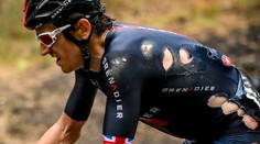 Favorita vyradila odhodená fľaša. Thomas odstúpil z Gira po páde, pri ktorom si zlomil panvu