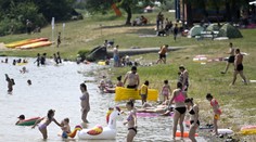 Teploty budú naďalej extrémne vysoké, pozor na búrky