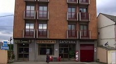 Skupina 120 oslavujúcich Rumunov utiekla z reštaurácie bez platenia