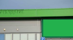 Z nákupného centra ukradol svietiacu výzdobu a dal si ju na dom: Po ďalšiu sa zase vrátil