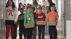 Slovenské deti posielajú darčeky ukrajinským sirotám. Do projektu sa zapojili stovky žiakov