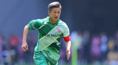 Japonec popiera všetky fyzikálne zákony. Má 59 rokov, stále hrá profesionálne futbal a dokonca dáva i góly