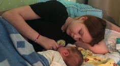 Žiačka (14), ktorá nedávno porodila, oznámila so svojim priateľom (11) nečakanú správu