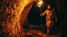 Vedci odhalili genetickú mutáciu, ktorá zrejme spôsobila, že ľudia začali chodiť vzpriamene