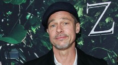 Čo sa to s ním deje? Brad Pitt sa stráca pred očami