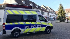 Mladík (17) vo Švajčiarsku útočil sekerou, zranil niekoľko ľudí