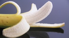 Neznášate tuhé prúžky vo vnútri banánu? Odteraz ich určite budete jesť