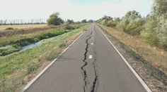 Cyklotrasou na Zemplíne sa tiahne veľká prasklina. Otvorili ju pritom len pred rokom