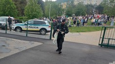 Vyhrážky útokmi na školách vyšetrujú ako terorizmus, páchateľovi hrozí až doživotie