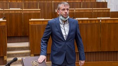 Poslanec ĽSNS sa aj s rodinou nakazil koronavírusom na dovolenke v Bulharsku