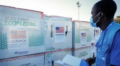 Šéf Moderny vyslovil nahlas znepokojenia vedcov: Vakcíny nemusia byť proti omikronu účinné