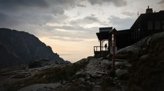 Dusno vo Vysokých Tatrách: Na webe sa objavil podivný inzerát na nosičov a kuchárov na Téryho chatu