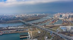 Prístavný most bude v smere do Petržalky až do pondelkového rána uzavretý