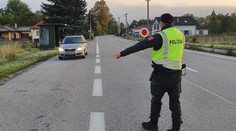 Policajti prichytili na ceste ďalšieho opitého vodiča. Sadol za volant, aby odviezol deti do školy