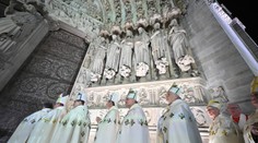 Deň D v Paríži. Slávnostne znovuotvorili katedrálu Notre-Dame