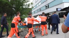 Roberta Fica operovali päť hodín. Jeho stav je stále veľmi vážny, ale podarilo sa ho stabilizovať