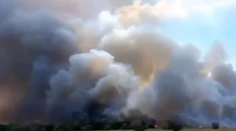 VIDEO: Na Kryme horí po výbuchoch vojenská základňa, ukrajinská rozviedka zodpovednosť za útok poprela