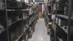 V skladoch s originálnymi autosúčiastkami našli čínske falzifikáty